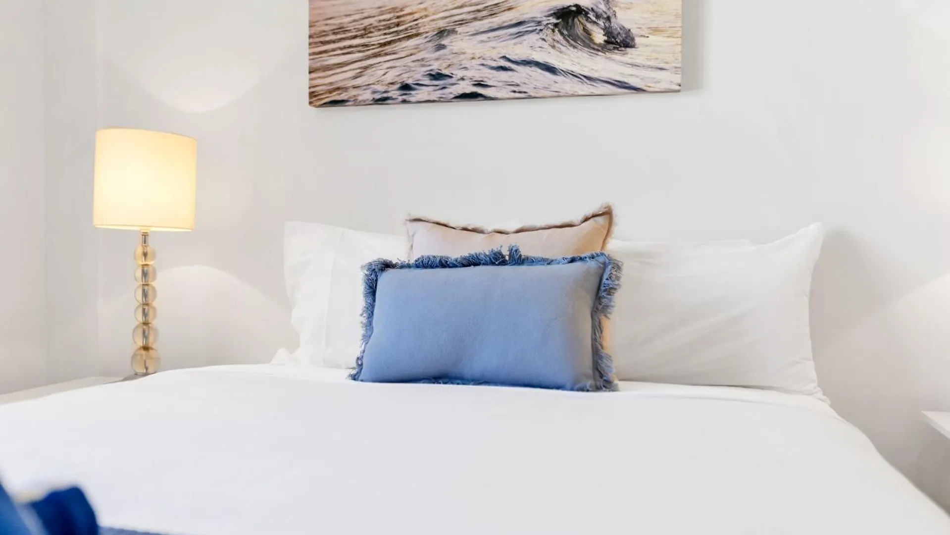 Belle Escapes Daydream At Drift Beachfront Palm Cove Apartment