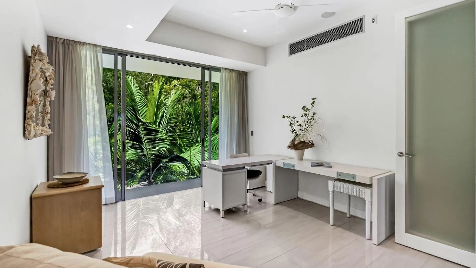 Apartment Belle Escapes Daydream At Drift Beachfront Palm Cove