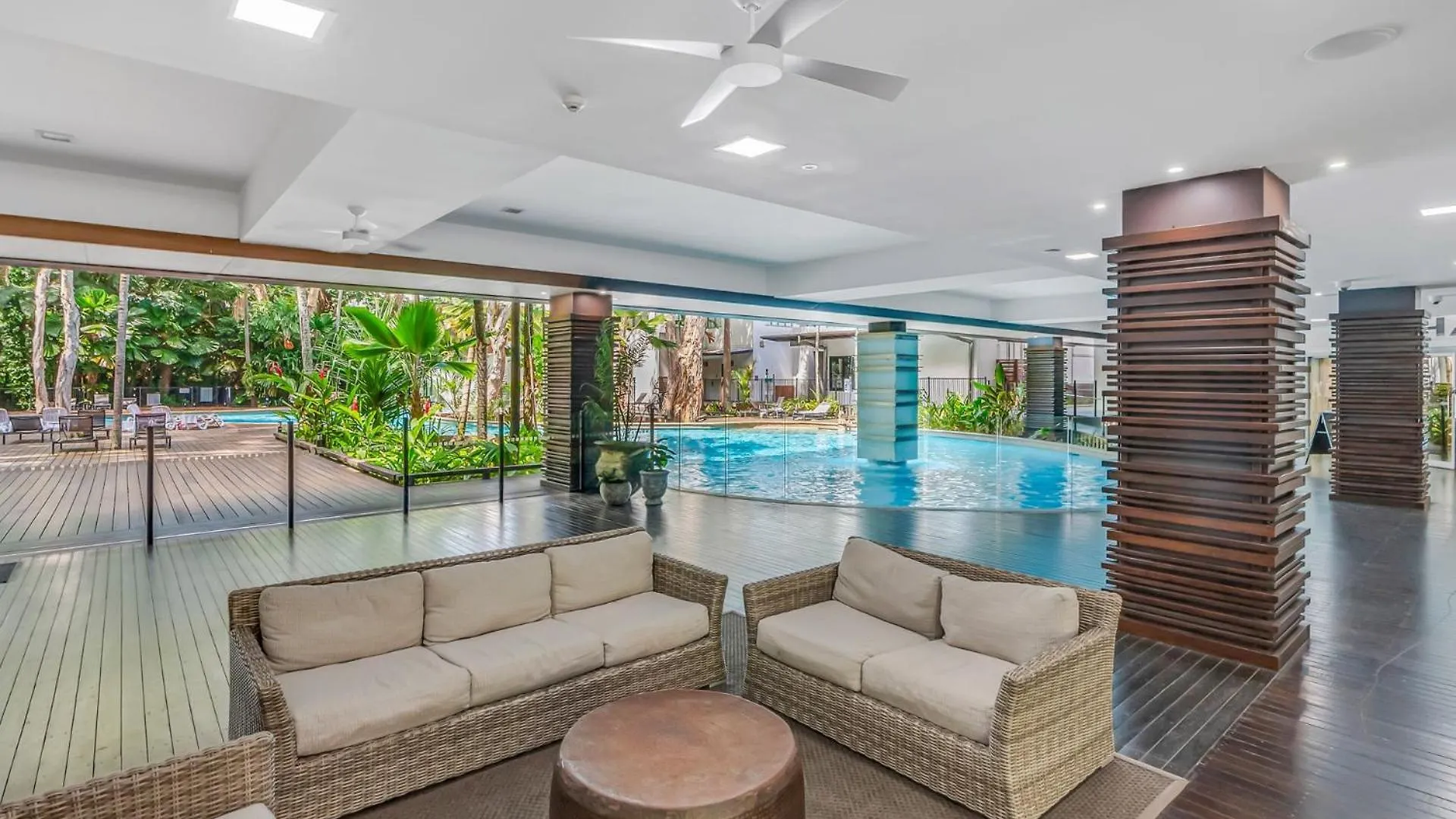 Belle Escapes Daydream At Drift Beachfront Palm Cove 0*,  Australia
