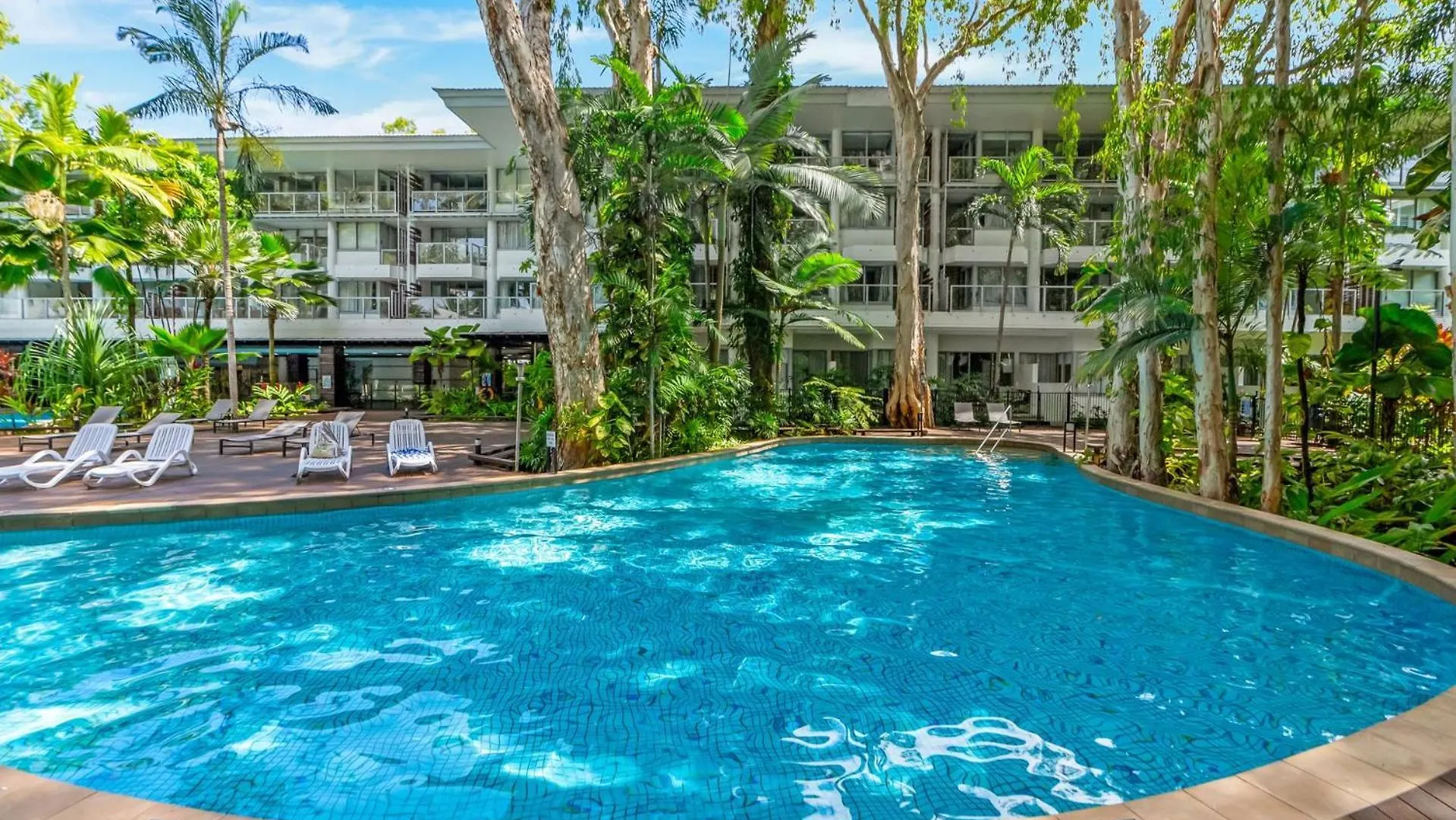 Belle Escapes Daydream At Drift Beachfront Palm Cove