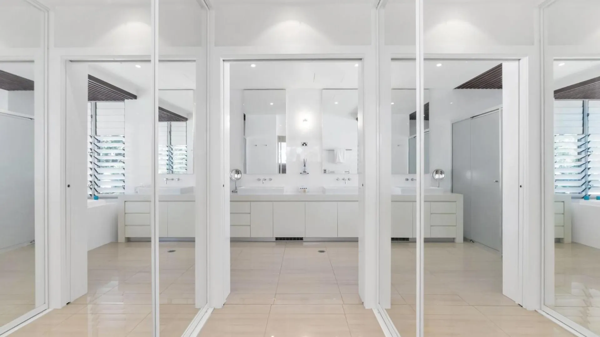 Apartment Belle Escapes Daydream At Drift Beachfront Palm Cove